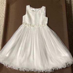 Girls white dress. Worn once. Size 8